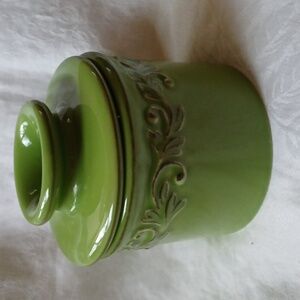 Butter Bell Crock by L. Tremain 2018 Vert Green Embossed Vines Pattern